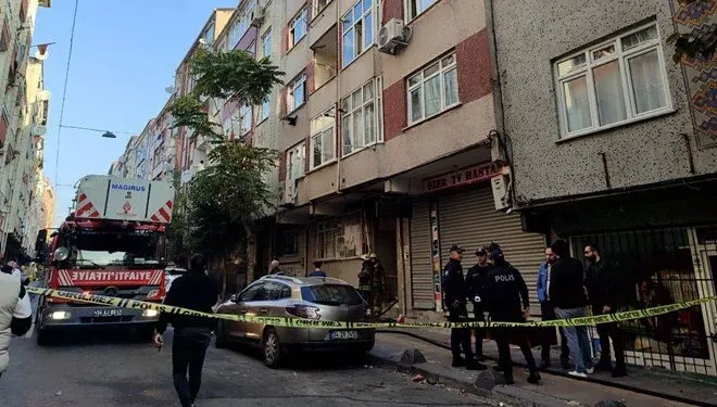 Esenler Fevzi Çakmak Mah. Ailesiyle tartışıp oturduğu evi yaktı: 19 kişiyi itfaiye kurtardı