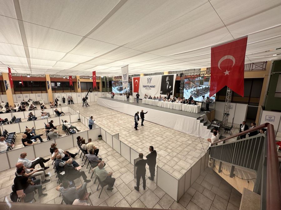 Tekstilkent Başkanı Faik Çetin Arı kendi çalıp kendi oynadı