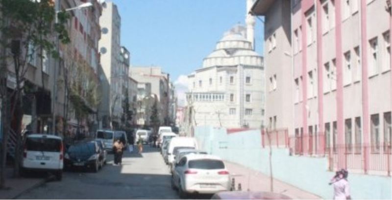 Araçlar Okul Önlerinde Kural Tanimiyorlar