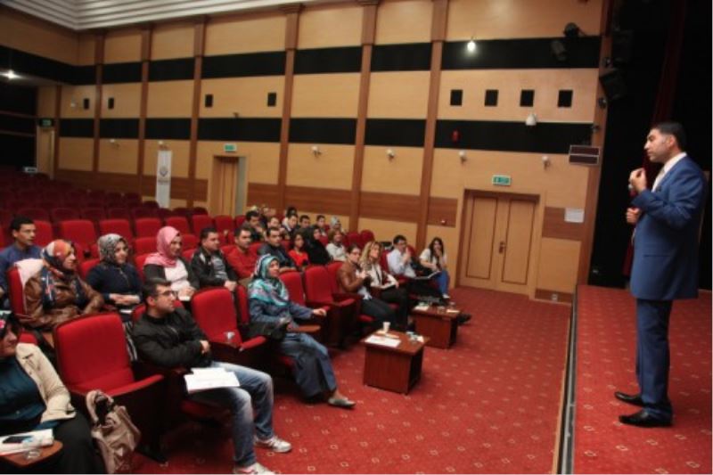 GÜZEL KONUSMANIN ?SIRRI` NI VERDI