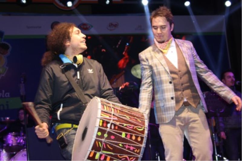 Mustafa Ceceli sevenleri Esenlerdeydi