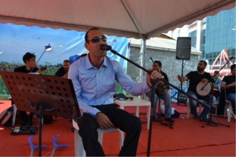Engelli Sanatçidan Muhtesem Konser