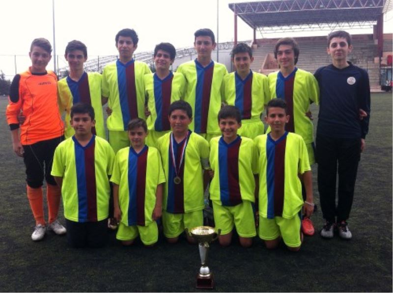 10 Bin Ögrenci Kupa Için Ter Döküyor