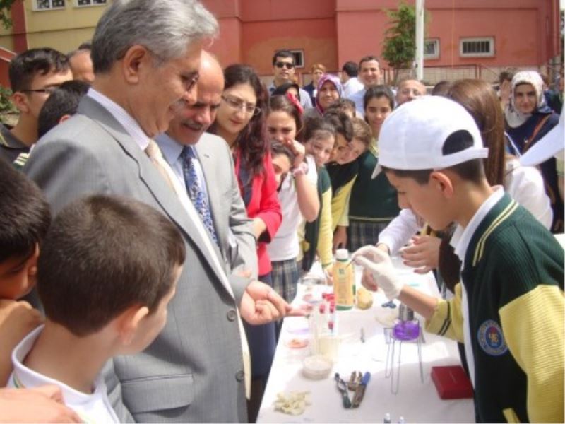 Yunus Emre Ortaokulu` ndan Tubitak Bilim Fuari