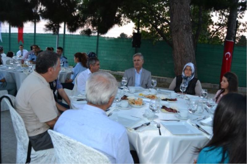 Emniyetten Sehit ve Gazilere Anlamli Iftar