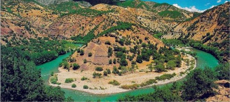 Dersim halki maden sirketini kovdu