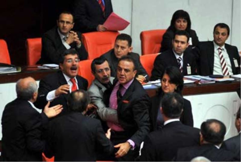 TBMM`de yumruklu `Kürdistan` kavgasi