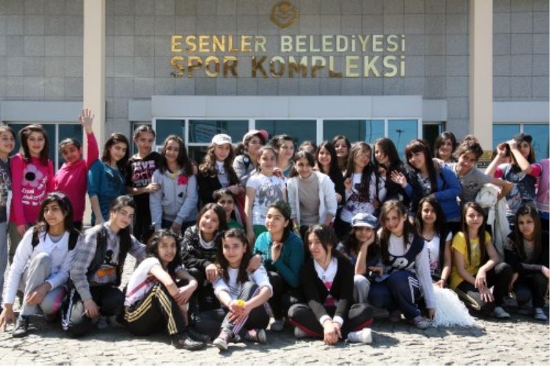 Esenler`in Basarisi Için Yüzüyorlar