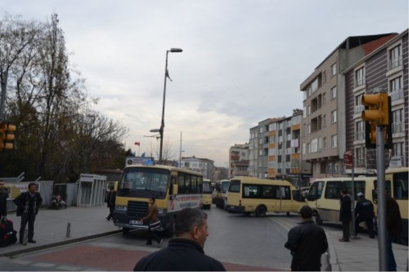 Esenler Minibüsçü Esnafi Trafigi kapattilar
