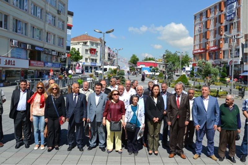 Esenler CHP`den Yasli 19 Mayis Kutlamasi