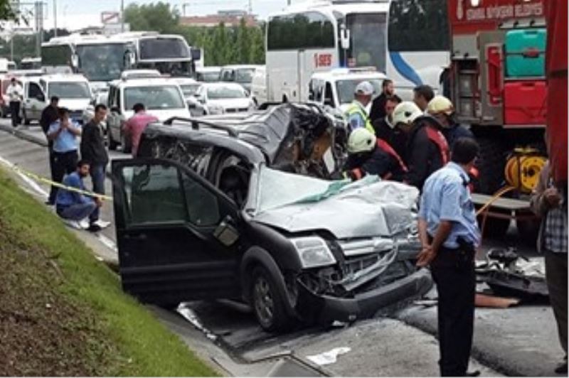Esenler TEM baglanti yolunda kaza: 1 ölü 1 yarali