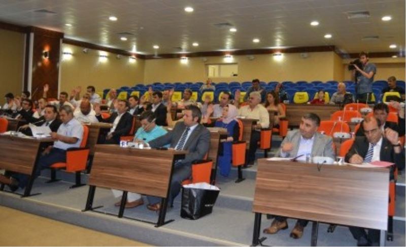 Eylül Meclisinde AKP`lilerin Tayyip övgüsü!