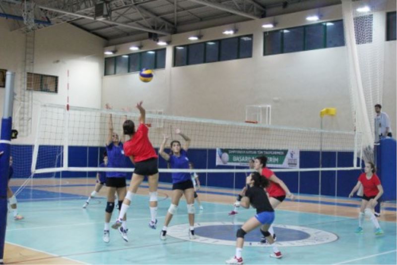 CUMHURIYET KUPASI IÇIN KAPISTILAR