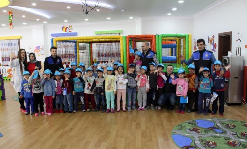 EGLENCE VE EGITIM BIR ARADA