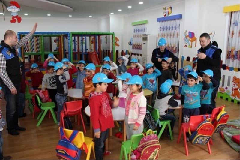 ESENLER`DE ?10 NISAN POLIS HAFTASI? ETKINLIKLERI