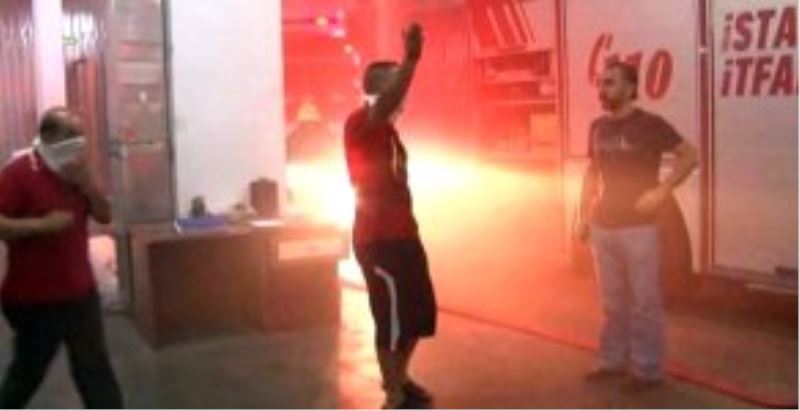 Tekstilkent`te Yangin Çikti! Göz Gözü Görmüyor