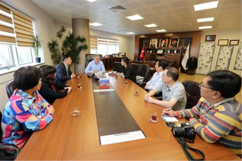 Çinli Heyet Esenler Belediyesi`nde