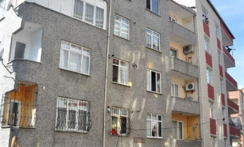 Lodos Esenlerde Çatiyi Uçurdu