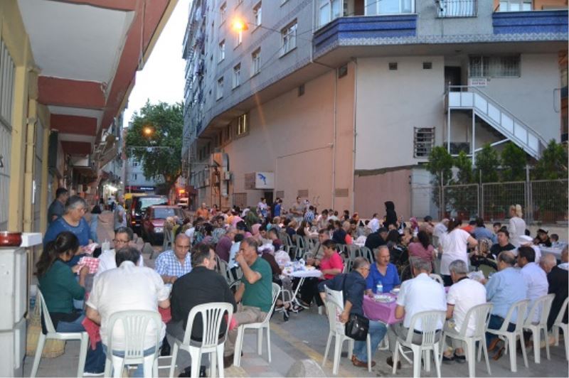 Usta, engellilerle iftarda bulustu