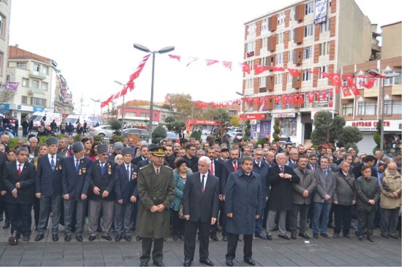 Esenler`de Atatürk için hayat durdu