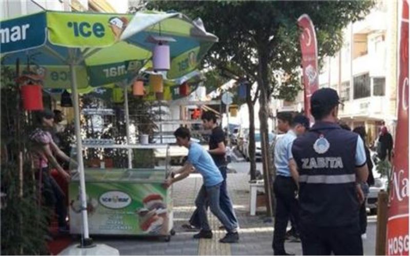 Esenler Belediyesi kaldirim isgallerine karsi denetimlerini arttirdi