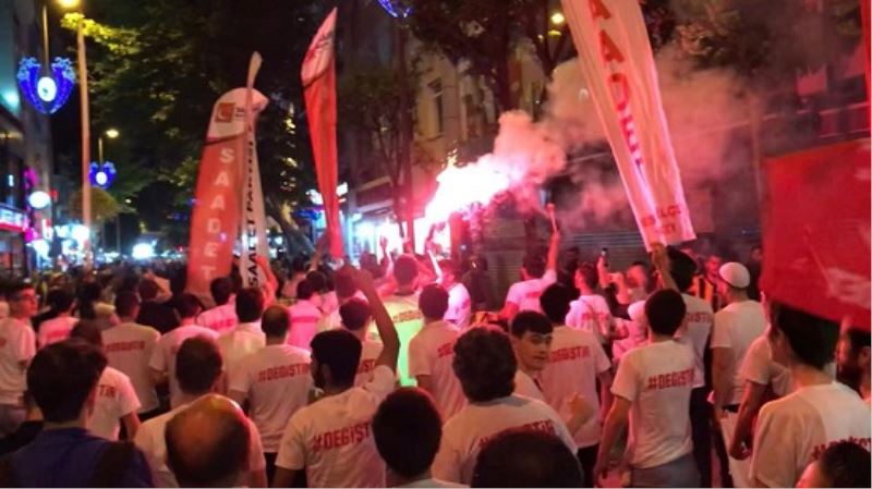 Saadet Partisi Esenler ?DEGISDIR?  Diye Haykirdi