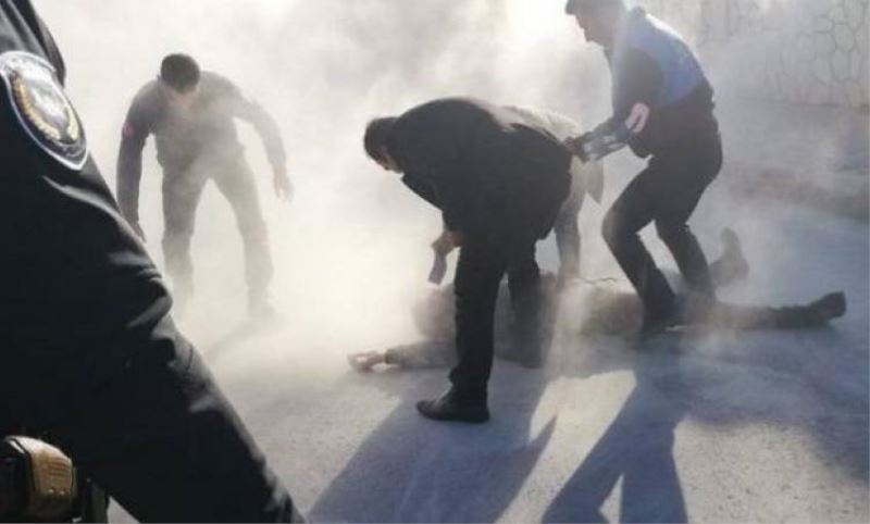 Ahmet Senol B. isimli yurttas, Mersin Tarsus’ta üzerine benzin dökerek kendini yakti.