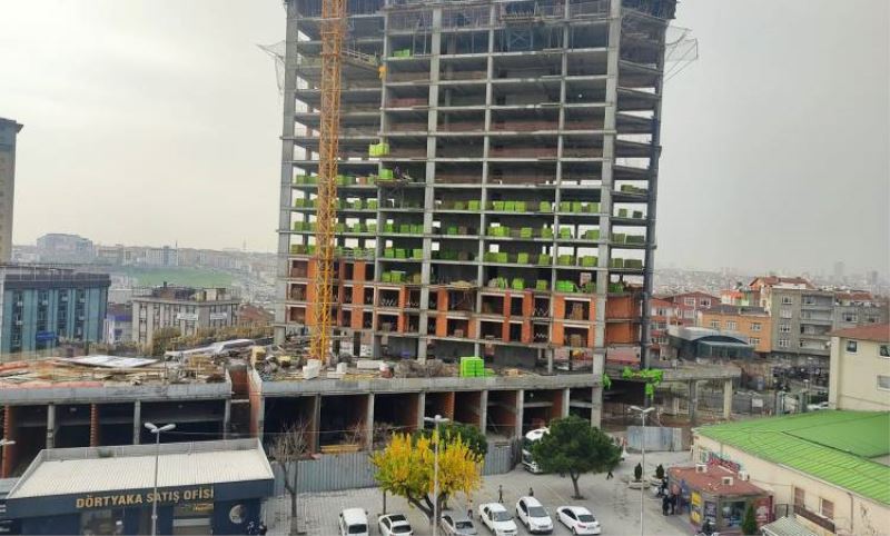 AKP’li Esenler Belediyesi, usulsüz insaatin sürmesine seyirci kaldi
