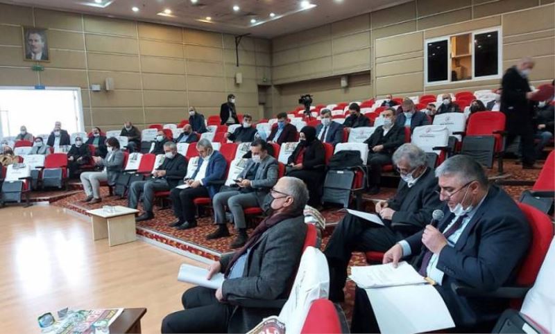 AKP. Ömer Çetinkaya herkese ayar vermeye çalisti