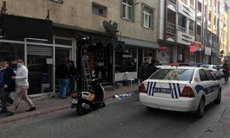 Esenler'de bir kisi evinde basindan vurulmus halde bulundu