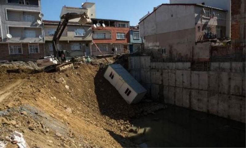 Esenler'de çökmenin oldugu sokakta çalismalar devam ediyor