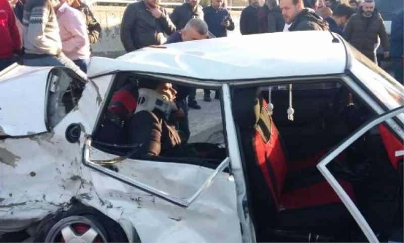 Esenler'de Hurda Yiginina Dönen Araçta Can Pazari: 4 Yarali