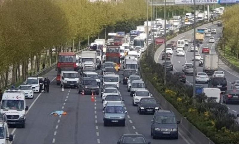 Esenler'de tirin çarptigi yaya hayatini kaybetti