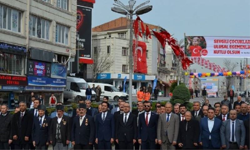 Esenler'deki 23 Nisan Kutlamalari Sönük Geçti