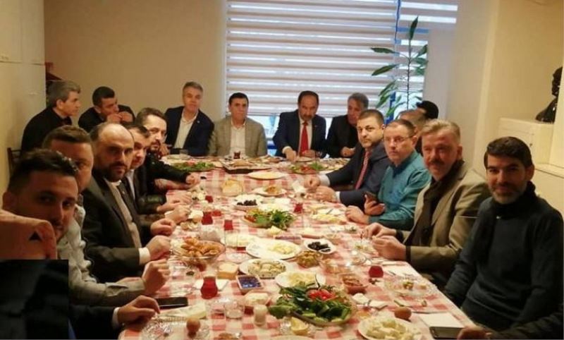 Esenler Esnaf Odasinin 6.Düzenlenen Muhtarlara Kahvalti Programi Gerçeklesti.