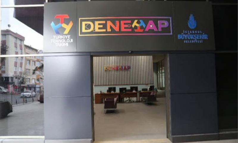 Esenler IBB Adem Bastürk Kültür Merkezi'nde yer alan Deneyap Teknoloji Atölyesi'nde yüz koruyucu siperli maske üretimine baslandi.