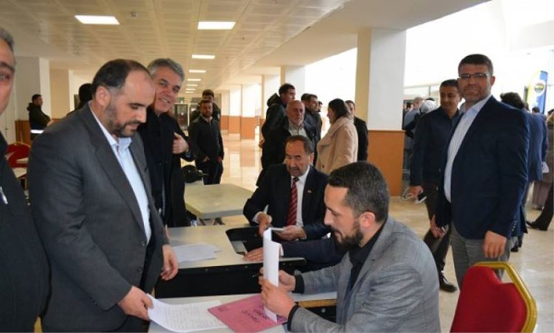 Esenler’in Muhtarlari Mazbatalarini Aldi