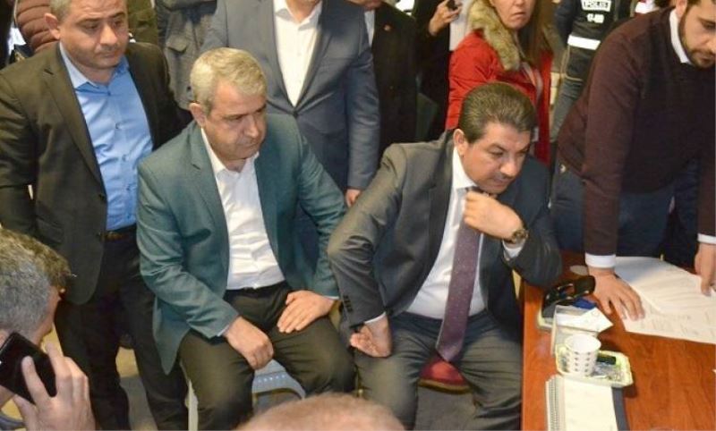 Göksu Partisinin Yetkilileri Ile Birlikte Itiraz Etti