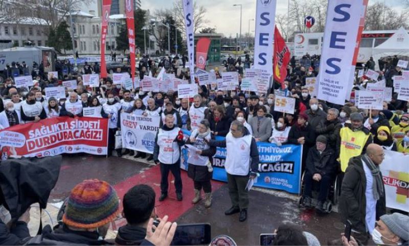Hekimler, Istanbul'da bulustu! 'Büyük Beyaz Bulusma'da Erdogan'a tepki