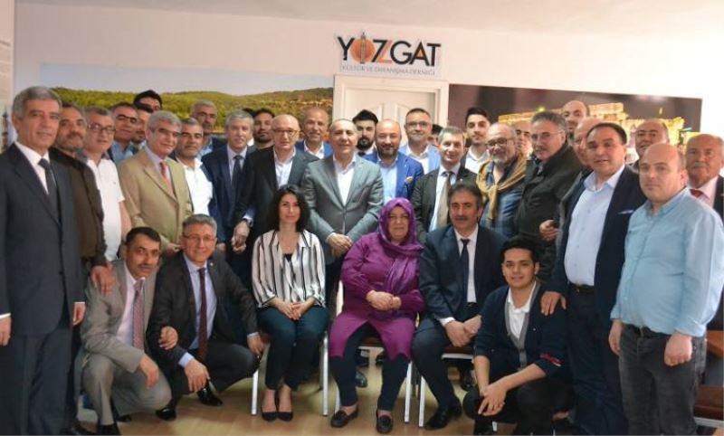 Istanbul Yozgatlilar Sasmaz’i yeniden baskan seçti!