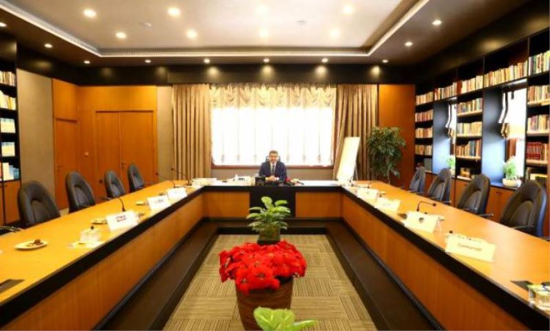 M. Tevfik Göksu kendi kendine gelin güvey oldu.