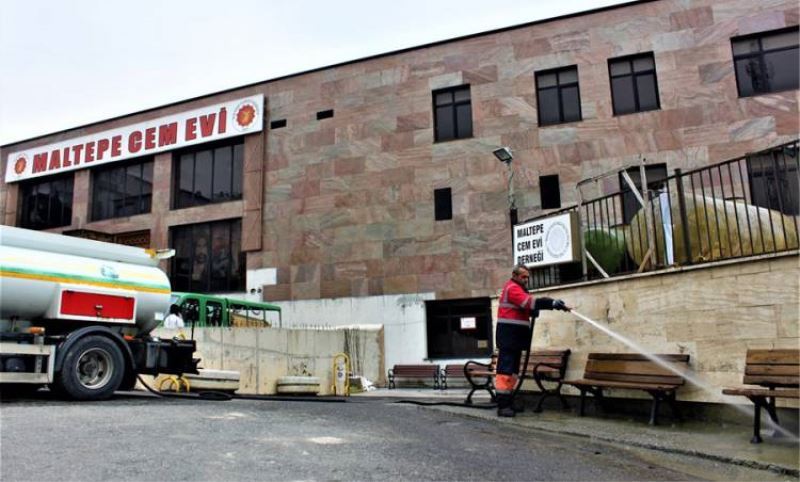 Maltepe’nin Ibadethanelerinde Temizlik Sürüyor