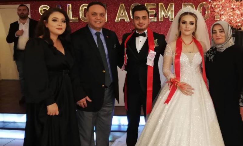 Özyurt ve Sarimustafaoglu ailesinin mutlu günü
