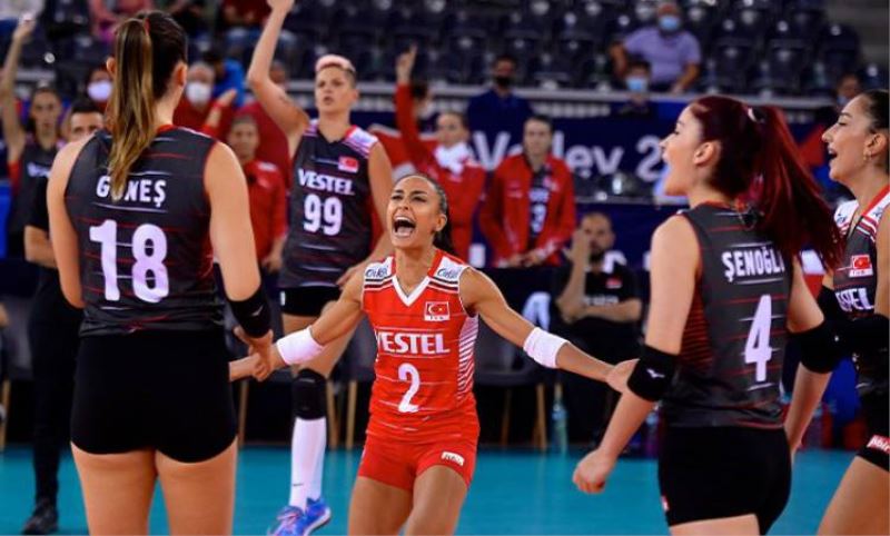 Türkiye A Milli Kadin Voleybol Takimi, Avrupa Sampiyonasi'nda 5'te 5 yapti!